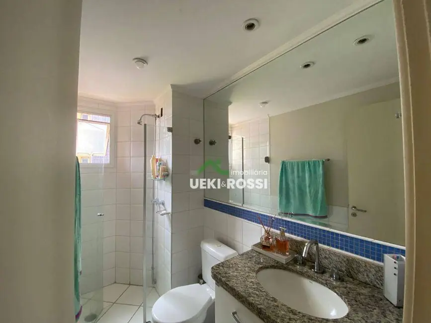 Apartamento com 3 quartos à venda, 132m2 em Londrina - PR - imagem 8 Foto 8 de Apartamento com 3 quartos à venda, 132m2 em Londrina - PR