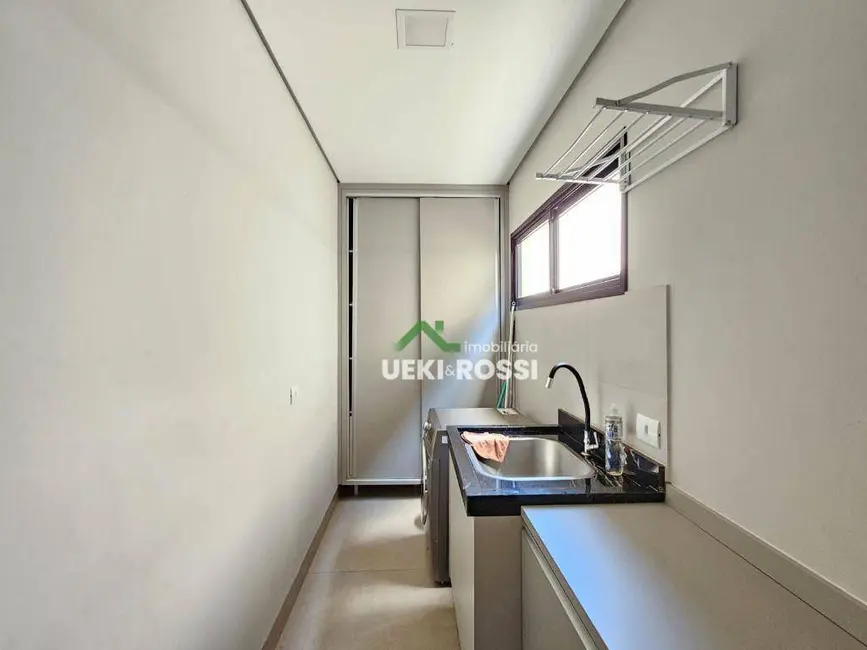 Casa de Condomínio com 3 quartos à venda, 263m2 em Conjunto Habitacional Alexandre Urbanas, Londrina - PR - imagem 6 Foto 6 de Casa de Condomínio com 3 quartos à venda, 263m2 em Conjunto Habitacional Alexandre Urbanas, Londrina - PR