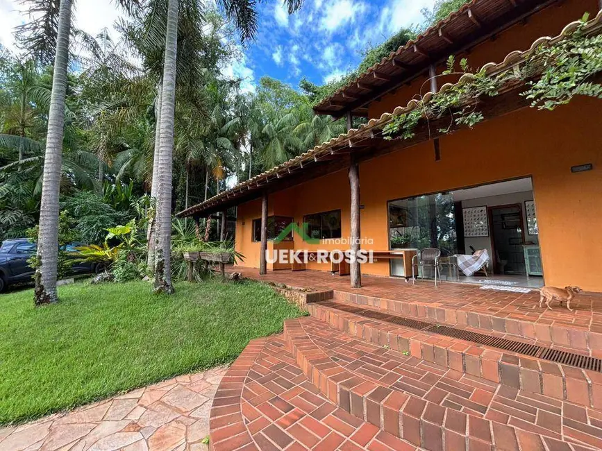 Chácara com 3 quartos à venda, 3000m2 em Londrina - PR - imagem 4 Foto 4 de Chácara com 3 quartos à venda, 3000m2 em Londrina - PR