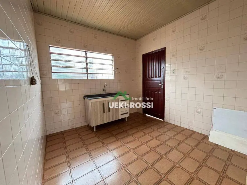 Casa com 2 quartos à venda, 250m2 em Jardim Palermo, Londrina - PR - imagem 4 Foto 4 de Casa com 2 quartos à venda, 250m2 em Jardim Palermo, Londrina - PR