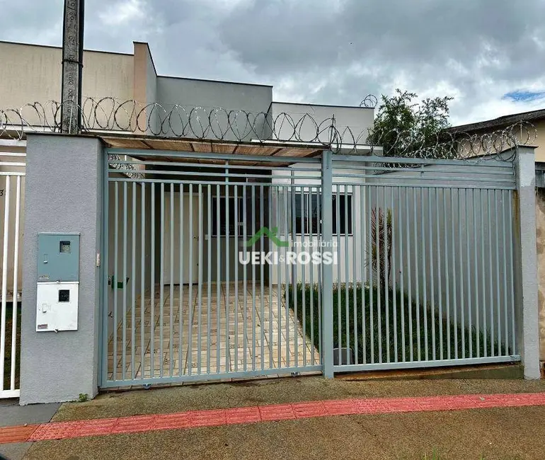 Casa com 3 quartos à venda, 135m2 em Califórnia, Londrina - PR - imagem 3 Foto 3 de Casa com 3 quartos à venda, 135m2 em Califórnia, Londrina - PR
