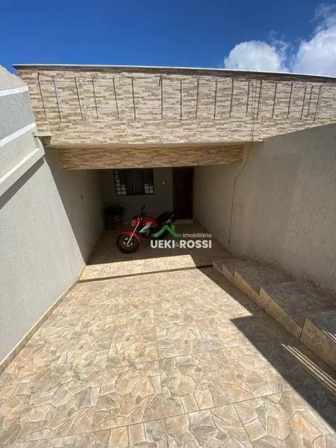 Casa com 2 quartos à venda, 180m2 em Jardim Vale Verde, Londrina - PR - imagem 2 Foto 2 de Casa com 2 quartos à venda, 180m2 em Jardim Vale Verde, Londrina - PR