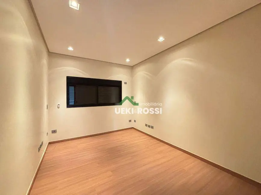 Casa de Condomínio com 4 quartos à venda, 250m2 em Marumbi, Londrina - PR - imagem 7 Foto 7 de Casa de Condomínio com 4 quartos à venda, 250m2 em Marumbi, Londrina - PR