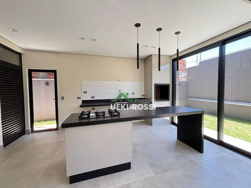 Casa de Condomínio com 4 quartos à venda, 250m2 em Marumbi, Londrina - PR - imagem 4 Foto 4 de Casa de Condomínio com 4 quartos à venda, 250m2 em Marumbi, Londrina - PR