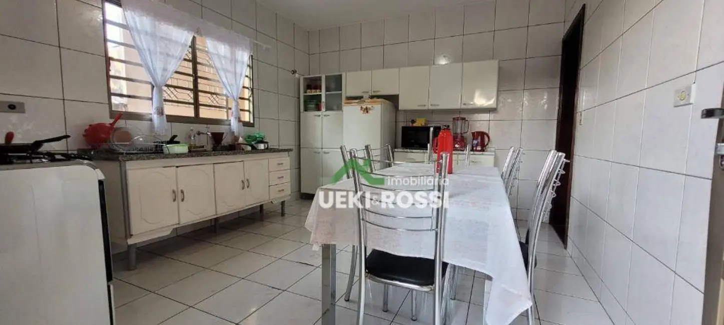 Casa com 5 quartos à venda, 360m2 em Jardim Vale Verde, Londrina - PR - imagem 6 Foto 6 de Casa com 5 quartos à venda, 360m2 em Jardim Vale Verde, Londrina - PR