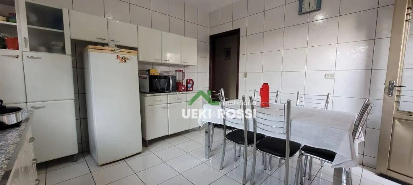 Casa com 5 quartos à venda, 360m2 em Jardim Vale Verde, Londrina - PR - imagem 7 Foto 7 de Casa com 5 quartos à venda, 360m2 em Jardim Vale Verde, Londrina - PR