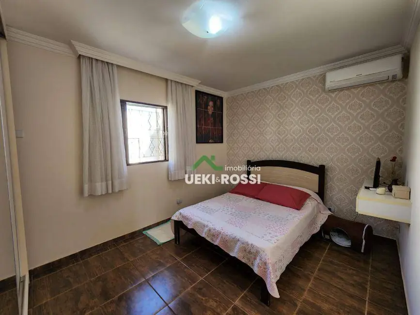 Casa com 3 quartos à venda, 510m2 em Tucano, Londrina - PR - imagem 7 Foto 7 de Casa com 3 quartos à venda, 510m2 em Tucano, Londrina - PR