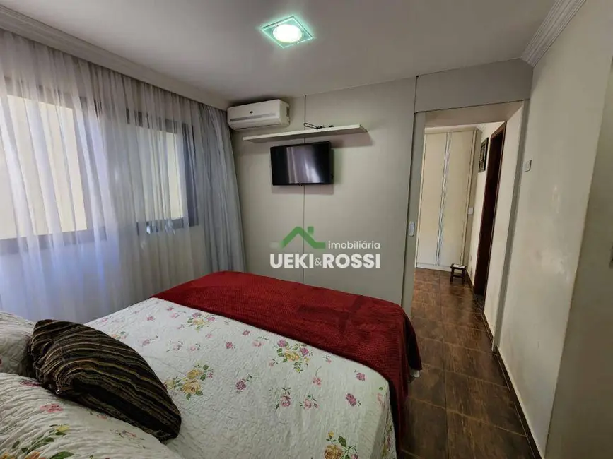 Casa com 3 quartos à venda, 510m2 em Tucano, Londrina - PR - imagem 9 Foto 9 de Casa com 3 quartos à venda, 510m2 em Tucano, Londrina - PR