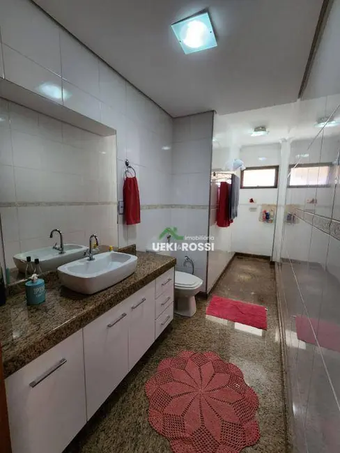 Casa com 3 quartos à venda, 510m2 em Tucano, Londrina - PR - imagem 5 Foto 5 de Casa com 3 quartos à venda, 510m2 em Tucano, Londrina - PR