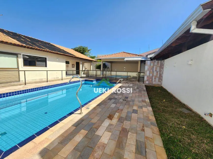 Casa com 3 quartos à venda, 510m2 em Tucano, Londrina - PR - imagem 1 Foto 1 de Casa com 3 quartos à venda, 510m2 em Tucano, Londrina - PR