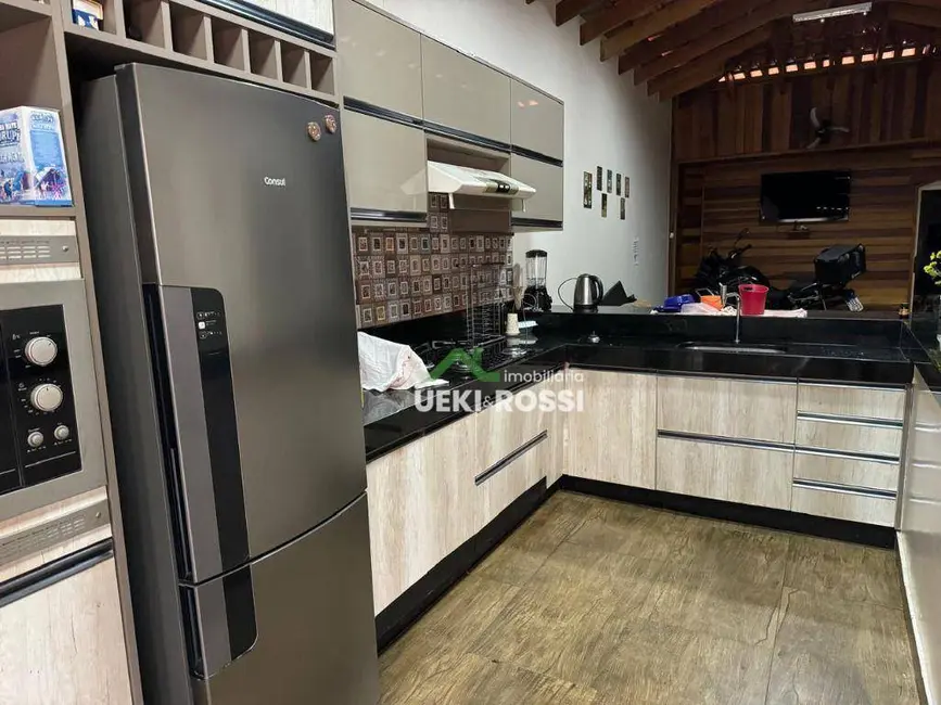 Casa com 3 quartos à venda, 542m2 em Londrina - PR - imagem 1 Foto 1 de Casa com 3 quartos à venda, 542m2 em Londrina - PR