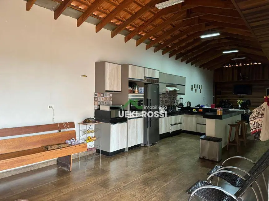 Casa com 3 quartos à venda, 542m2 em Londrina - PR - imagem 5 Foto 5 de Casa com 3 quartos à venda, 542m2 em Londrina - PR