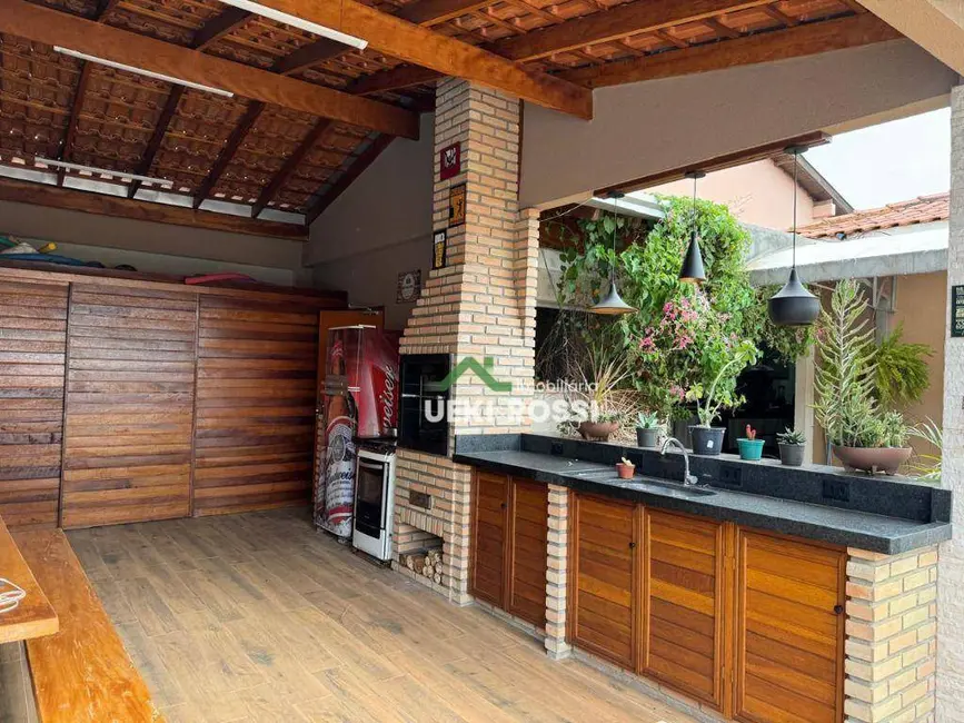 Casa com 3 quartos à venda, 542m2 em Londrina - PR - imagem 8 Foto 8 de Casa com 3 quartos à venda, 542m2 em Londrina - PR