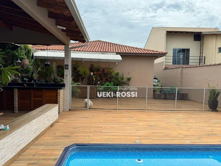 Casa com 3 quartos à venda, 542m2 em Londrina - PR - imagem 9 Foto 9 de Casa com 3 quartos à venda, 542m2 em Londrina - PR