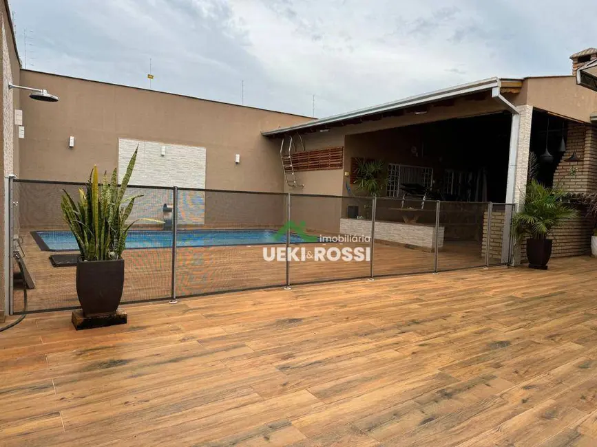 Casa com 3 quartos à venda, 542m2 em Londrina - PR - imagem 7 Foto 7 de Casa com 3 quartos à venda, 542m2 em Londrina - PR