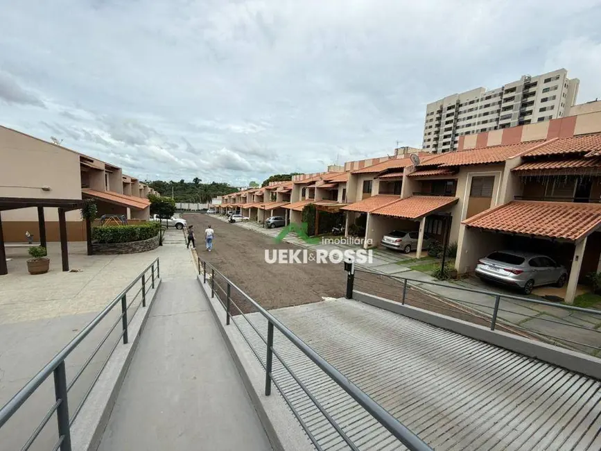 Foto 2 de Casa de Condomínio com 3 quartos à venda, 200m2 em Parque Jamaica, Londrina - PR