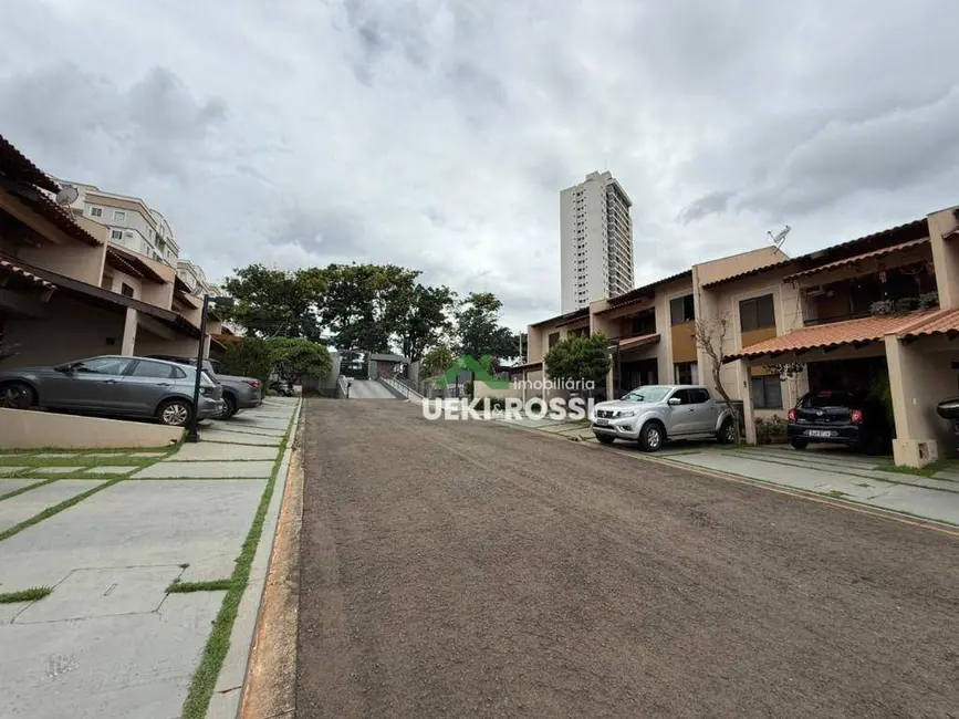 Casa de Condomínio com 3 quartos à venda, 200m2 em Parque Jamaica, Londrina - PR - imagem 3 Foto 3 de Casa de Condomínio com 3 quartos à venda, 200m2 em Parque Jamaica, Londrina - PR