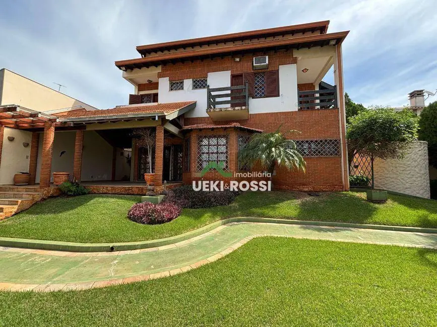 Casa com 6 quartos à venda, 1250m2 em Tucano, Londrina - PR - imagem 3 Foto 3 de Casa com 6 quartos à venda, 1250m2 em Tucano, Londrina - PR