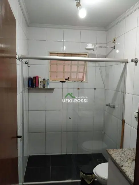 Casa com 3 quartos à venda, 250m2 em Jardim Pérola, Londrina - PR - imagem 9 Foto 9 de Casa com 3 quartos à venda, 250m2 em Jardim Pérola, Londrina - PR