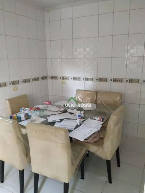 Casa com 3 quartos à venda, 250m2 em Jardim Pérola, Londrina - PR - imagem 6 Foto 6 de Casa com 3 quartos à venda, 250m2 em Jardim Pérola, Londrina - PR