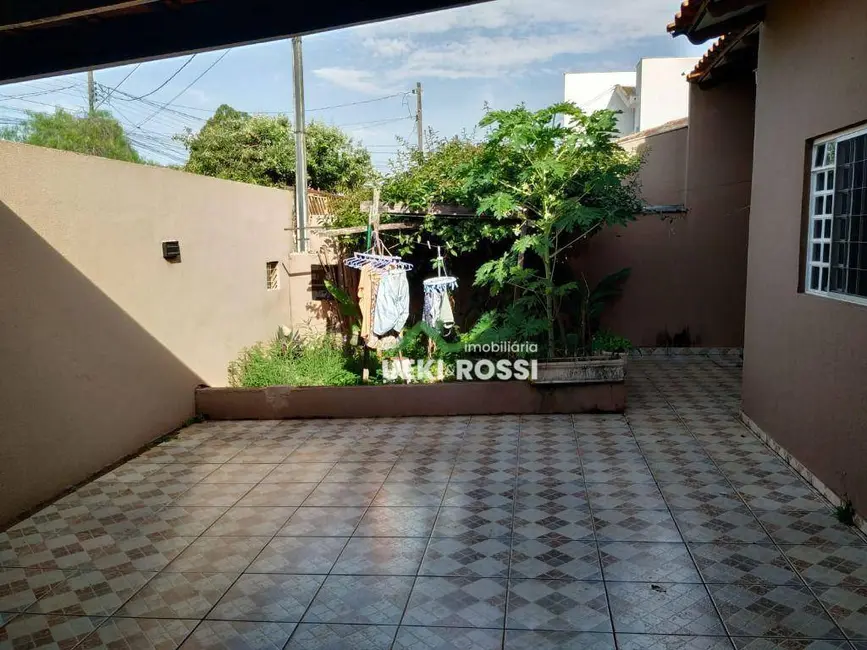 Casa com 3 quartos à venda, 250m2 em Jardim Pérola, Londrina - PR - imagem 1 Foto 1 de Casa com 3 quartos à venda, 250m2 em Jardim Pérola, Londrina - PR
