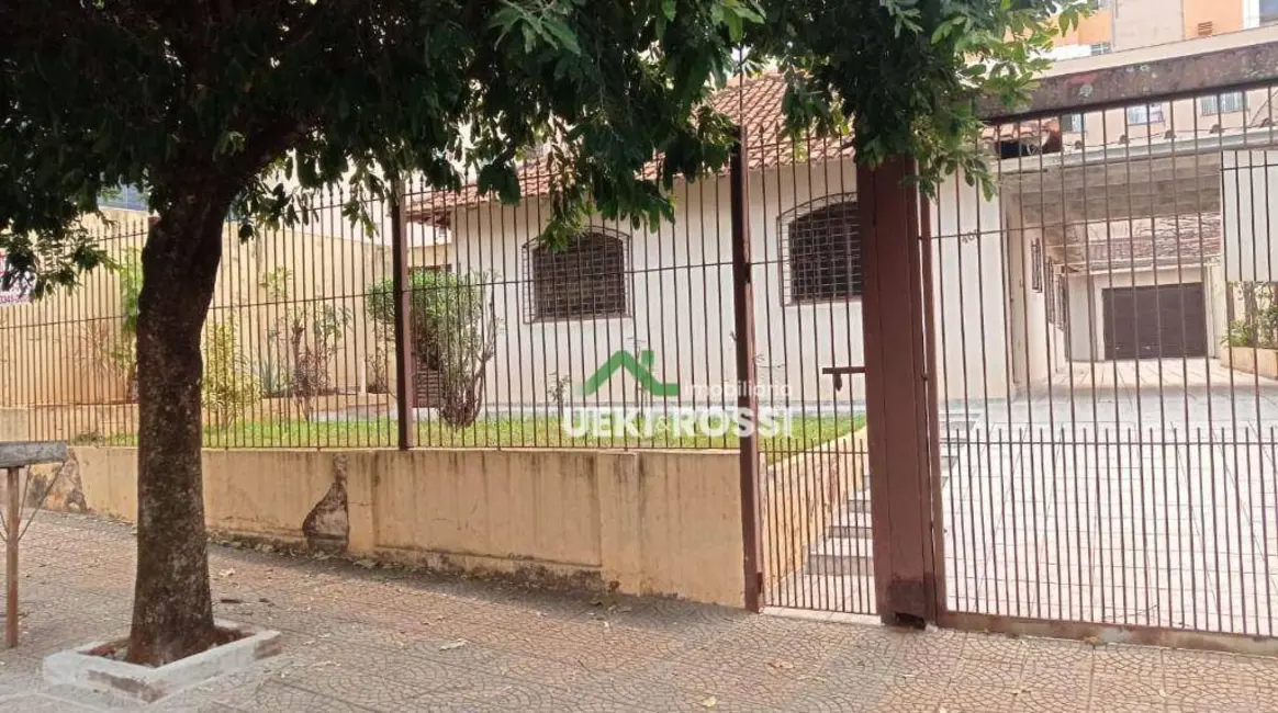 Casa com 4 quartos à venda, 440m2 em Jardim das Américas, Londrina - PR - imagem 1 Foto 1 de Casa com 4 quartos à venda, 440m2 em Jardim das Américas, Londrina - PR