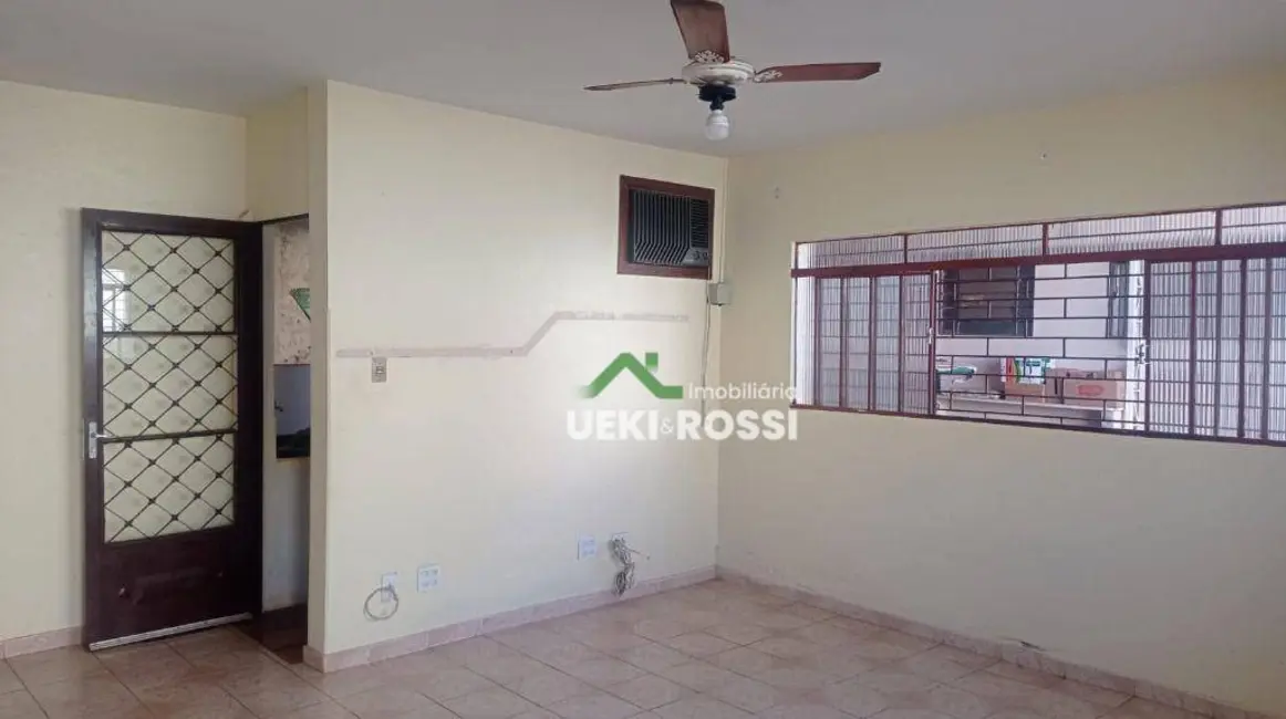 Casa com 4 quartos à venda, 440m2 em Jardim das Américas, Londrina - PR - imagem 7 Foto 7 de Casa com 4 quartos à venda, 440m2 em Jardim das Américas, Londrina - PR