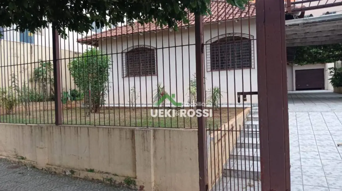 Casa com 4 quartos à venda, 440m2 em Jardim das Américas, Londrina - PR - imagem 2 Foto 2 de Casa com 4 quartos à venda, 440m2 em Jardim das Américas, Londrina - PR