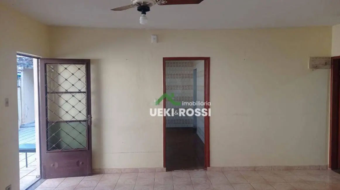 Casa com 4 quartos à venda, 440m2 em Jardim das Américas, Londrina - PR - imagem 4 Foto 4 de Casa com 4 quartos à venda, 440m2 em Jardim das Américas, Londrina - PR