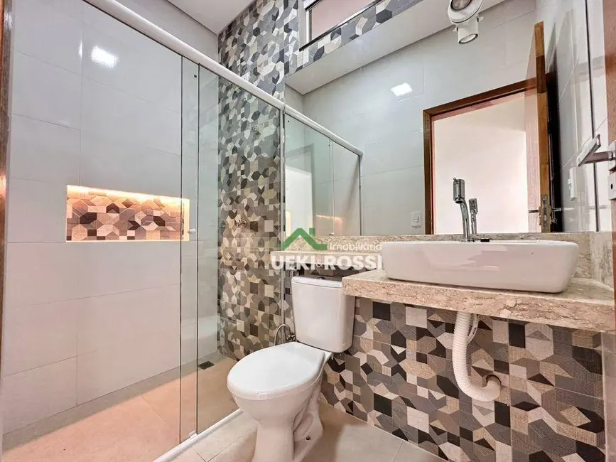 Casa com 3 quartos à venda, 125m2 em Operária, Londrina - PR - imagem 6 Foto 6 de Casa com 3 quartos à venda, 125m2 em Operária, Londrina - PR