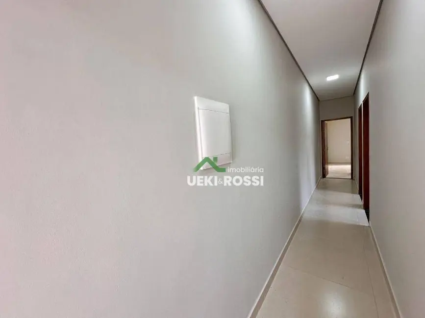 Casa com 3 quartos à venda, 125m2 em Operária, Londrina - PR - imagem 8 Foto 8 de Casa com 3 quartos à venda, 125m2 em Operária, Londrina - PR