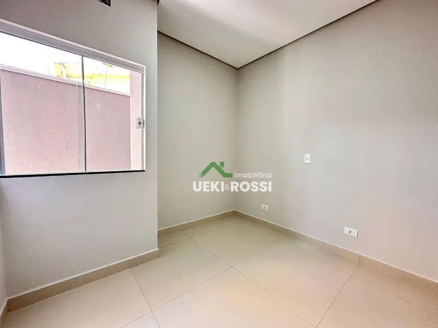 Casa com 3 quartos à venda, 125m2 em Operária, Londrina - PR - imagem 9 Foto 9 de Casa com 3 quartos à venda, 125m2 em Operária, Londrina - PR