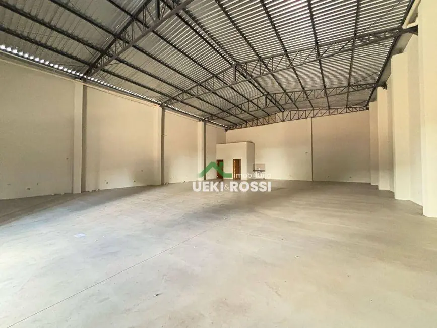 Foto 2 de Armazém / Galpão para alugar, 550m2 em Centro, Londrina - PR