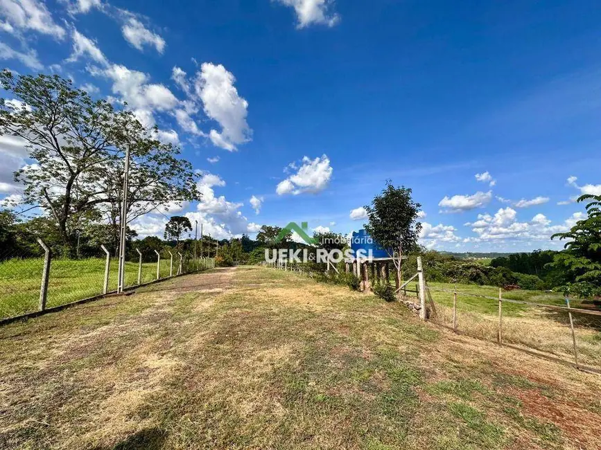 Chácara com 3 quartos à venda, 46500m2 em Cafezal, Londrina - PR - imagem 3 Foto 3 de Chácara com 3 quartos à venda, 46500m2 em Cafezal, Londrina - PR