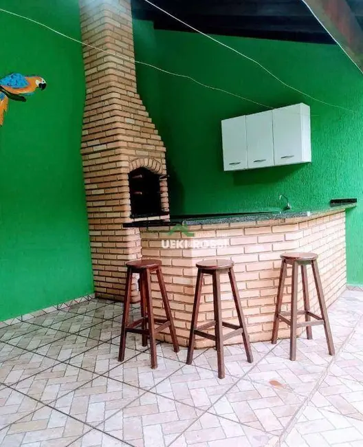 Casa com 3 quartos à venda, 250m2 em Jardim Pérola, Londrina - PR - imagem 6 Foto 6 de Casa com 3 quartos à venda, 250m2 em Jardim Pérola, Londrina - PR