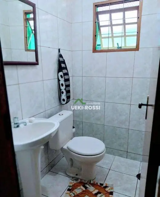 Casa com 3 quartos à venda, 250m2 em Jardim Pérola, Londrina - PR - imagem 9 Foto 9 de Casa com 3 quartos à venda, 250m2 em Jardim Pérola, Londrina - PR