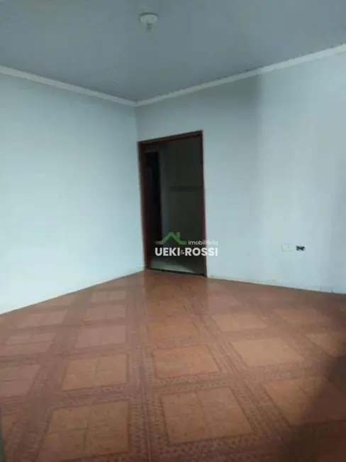 Foto 4 de Casa com 2 quartos para alugar, 60m2 em Conjunto Semiramis Barros Braga, Londrina - PR