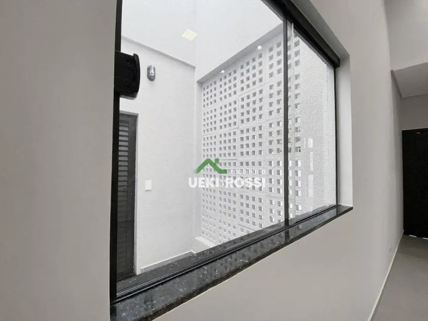 Casa com 3 quartos à venda, 250m2 em Londrina - PR - imagem 8 Foto 8 de Casa com 3 quartos à venda, 250m2 em Londrina - PR