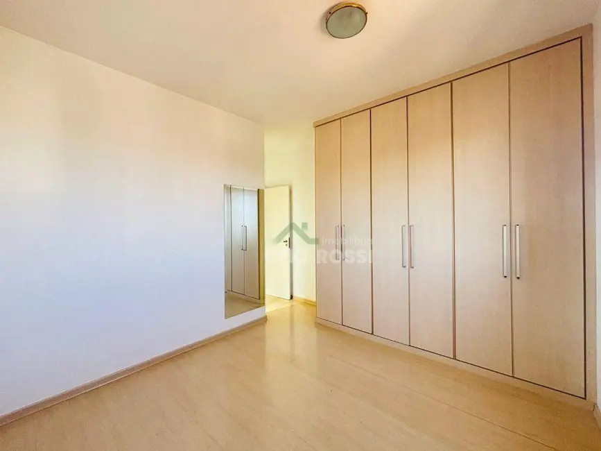 Apartamento com 3 quartos à venda, 170m2 em Centro, Londrina - PR - imagem 3 Foto 3 de Apartamento com 3 quartos à venda, 170m2 em Centro, Londrina - PR