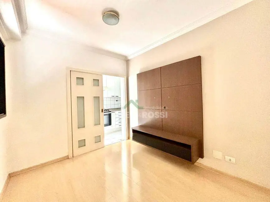 Apartamento com 3 quartos à venda, 170m2 em Centro, Londrina - PR - imagem 7 Foto 7 de Apartamento com 3 quartos à venda, 170m2 em Centro, Londrina - PR