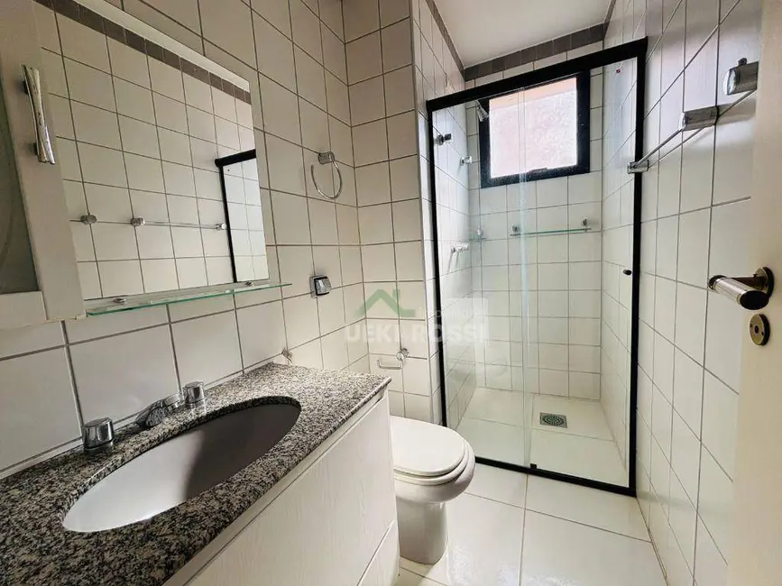 Apartamento com 3 quartos à venda, 170m2 em Centro, Londrina - PR - imagem 5 Foto 5 de Apartamento com 3 quartos à venda, 170m2 em Centro, Londrina - PR