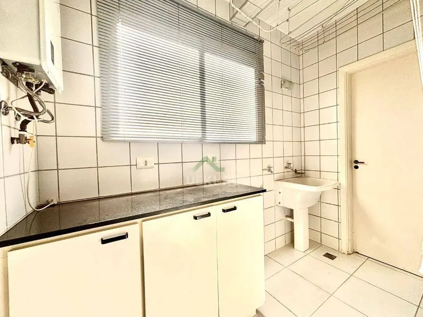 Apartamento com 3 quartos à venda, 170m2 em Centro, Londrina - PR - imagem 8 Foto 8 de Apartamento com 3 quartos à venda, 170m2 em Centro, Londrina - PR