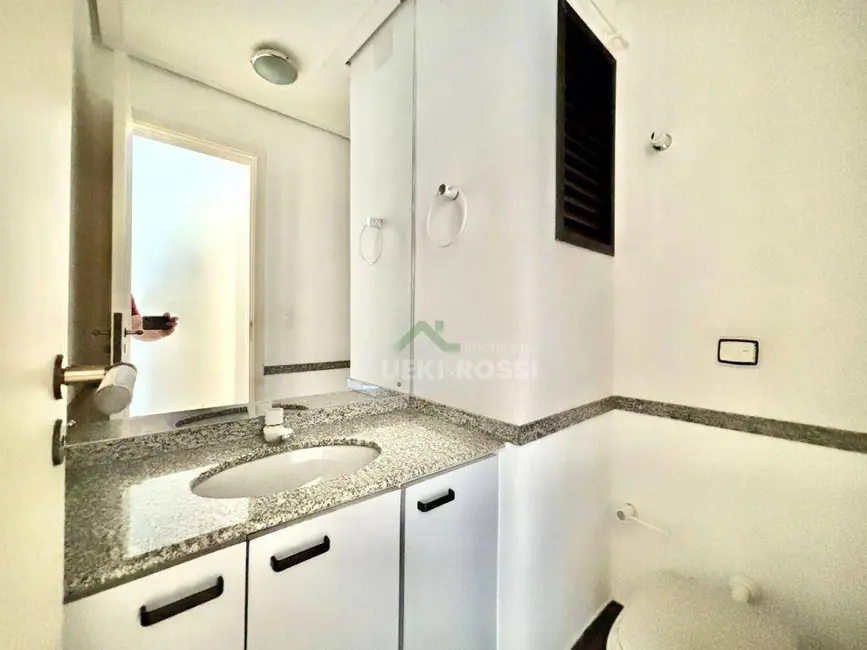 Apartamento com 3 quartos à venda, 170m2 em Centro, Londrina - PR - imagem 6 Foto 6 de Apartamento com 3 quartos à venda, 170m2 em Centro, Londrina - PR