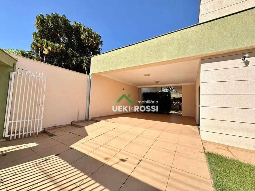 Casa com 3 quartos à venda, 500m2 em Londrina - PR - imagem 5 Foto 5 de Casa com 3 quartos à venda, 500m2 em Londrina - PR