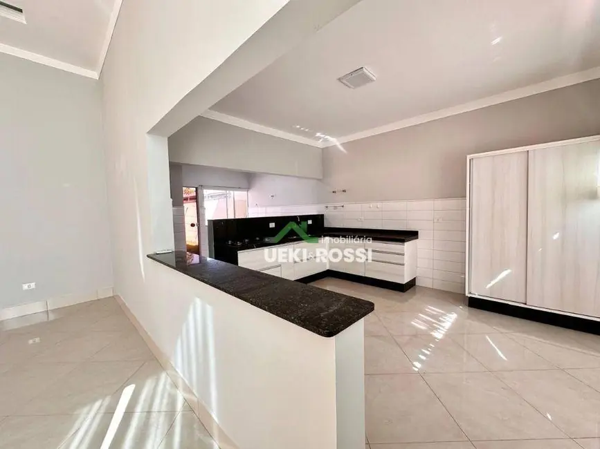 Casa com 3 quartos à venda, 500m2 em Londrina - PR - imagem 8 Foto 8 de Casa com 3 quartos à venda, 500m2 em Londrina - PR