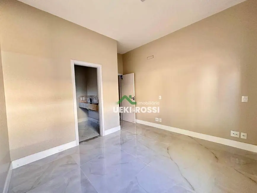 Casa de Condomínio com 3 quartos à venda, 425m2 em Terra Bonita, Londrina - PR - imagem 5 Foto 5 de Casa de Condomínio com 3 quartos à venda, 425m2 em Terra Bonita, Londrina - PR