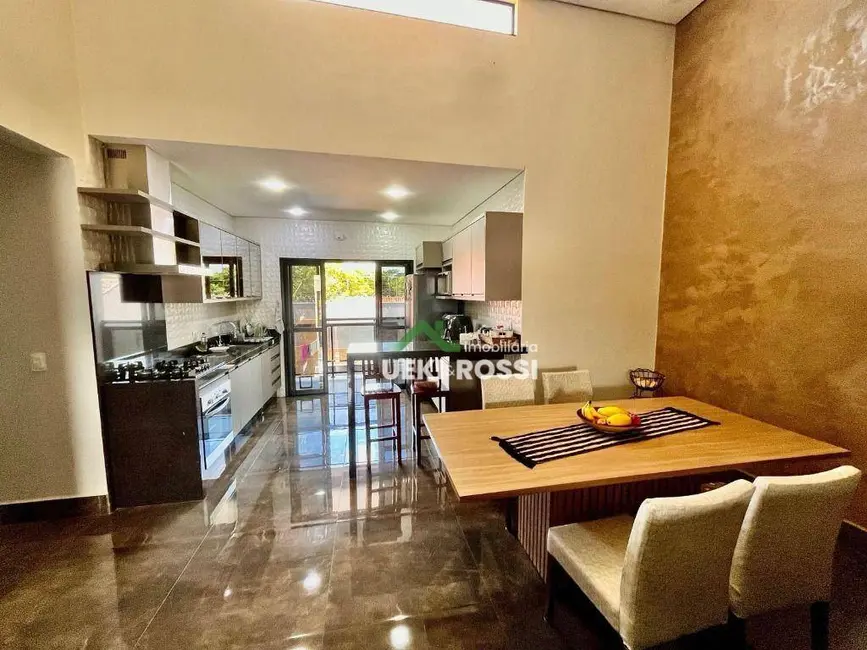 Casa com 3 quartos à venda, 334m2 em Igapó, Londrina - PR - imagem 4 Foto 4 de Casa com 3 quartos à venda, 334m2 em Igapó, Londrina - PR