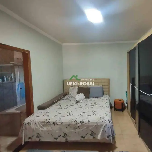 Foto 3 de Casa com 4 quartos à venda, 300m2 em Centro, Bandeirantes - PR