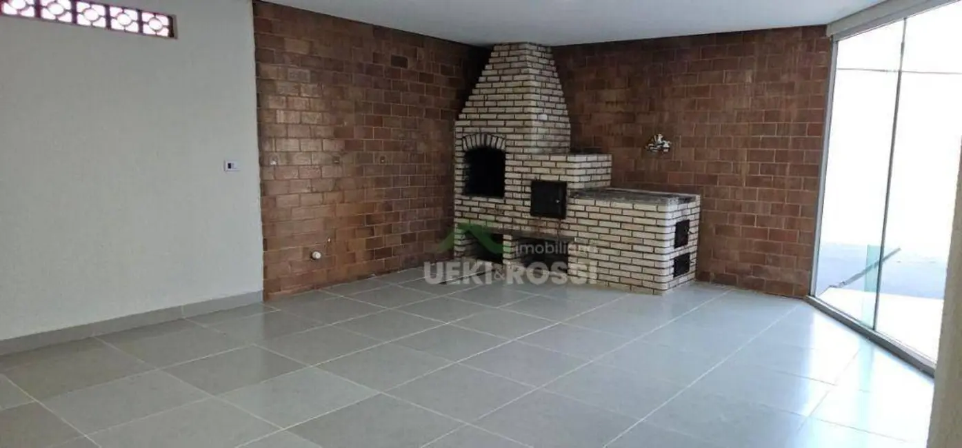 Casa com 3 quartos à venda, 200m2 em Jardim Vale do Cedro, Londrina - PR - imagem 6 Foto 6 de Casa com 3 quartos à venda, 200m2 em Jardim Vale do Cedro, Londrina - PR