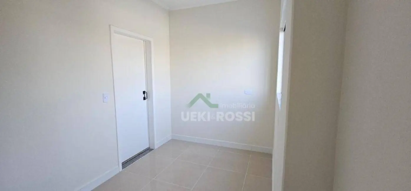 Casa com 3 quartos à venda, 200m2 em Jardim Vale do Cedro, Londrina - PR - imagem 9 Foto 9 de Casa com 3 quartos à venda, 200m2 em Jardim Vale do Cedro, Londrina - PR